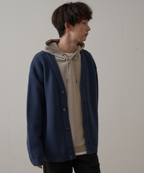 Blue Standard （ブルースタンダード）の「【BLUE STANDARD/ブルースタンダード】軽量 マシンウォッシャブル　 抗ピル 　帯電防止 　7GエアリーVネックボタン　カーディガン　捲縮ニット（カーディガン/ボレロ・メンズ・ブルーグレー/ブラック/チャコールグレー・MEDIUM/X-LARGE/LARGE）」の17枚目の写真