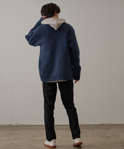 Blue Standard （ブルースタンダード）の「【BLUE STANDARD/ブルースタンダード】軽量 マシンウォッシャブル　 抗ピル 　帯電防止 　7GエアリーVネックボタン　カーディガン　捲縮ニット（カーディガン/ボレロ・メンズ・ブルーグレー/ブラック/チャコールグレー・MEDIUM/X-LARGE/LARGE）」の11枚目の写真