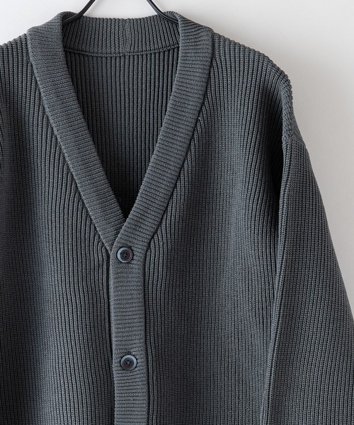 Blue Standard （ブルースタンダード）の「【BLUE STANDARD/ブルースタンダード】軽量 マシンウォッシャブル　 抗ピル 　帯電防止 　7GエアリーVネックボタン　カーディガン　捲縮ニット（カーディガン/ボレロ・メンズ・ブルーグレー/ブラック/チャコールグレー・MEDIUM/X-LARGE/LARGE）」の21枚目の写真