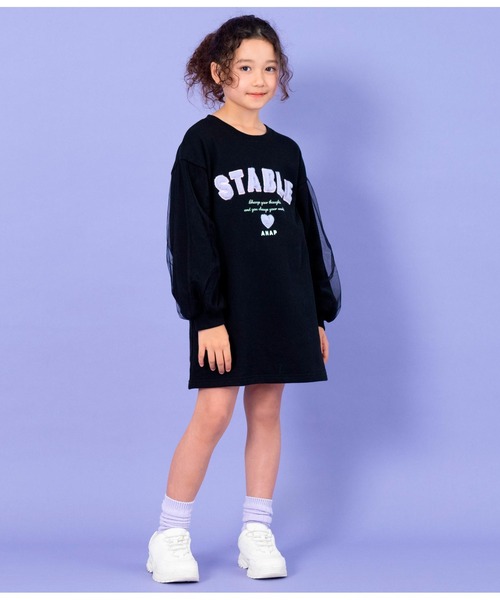 ANAP kids（アナップキッズ）の「ファーワッペンチュール袖裏毛スウェットワンピース（ワンピース・キッズ・ブラック/ピンク/サックスブルー・110cm/120cm/130cm/100cm）」の4枚目の写真