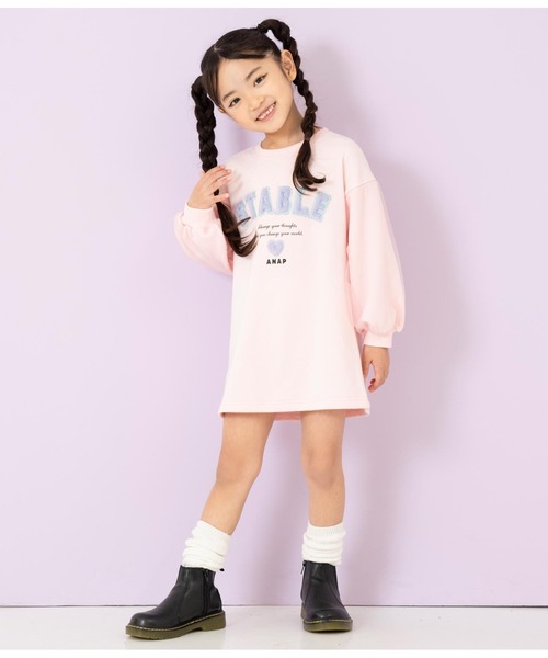 ANAP kids（アナップキッズ）の「ファーワッペンチュール袖裏毛スウェットワンピース（ワンピース・キッズ・ブラック/ピンク/サックスブルー・110cm/120cm/130cm/100cm）」の17枚目の写真