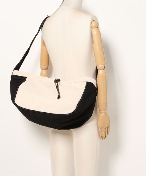UNIVERSAL OVERALL(ユニバーサルオーバーオール)の「UNIVERSAL OVERALL / NEWS PAPER BAG / UVO-151(ショルダーバッグ・レディース・ネイビー/パープル/ベージュ/ブラウン/グレー/ブラック・ONESIZE)」の16枚目の写真