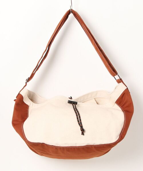 UNIVERSAL OVERALL(ユニバーサルオーバーオール)の「UNIVERSAL OVERALL / NEWS PAPER BAG / UVO-151(ショルダーバッグ・レディース・ネイビー/パープル/ベージュ/ブラウン/グレー/ブラック・ONESIZE)」の12枚目の写真
