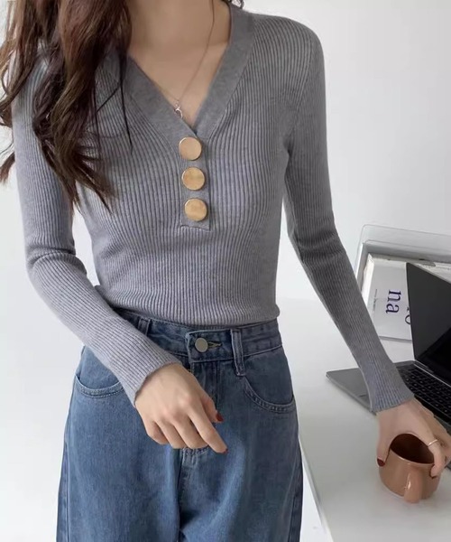 MAISON DE THERESE(メゾン ド テレーズ)の「Vネックニットトップス(ニット/セーター・レディース・モカ/グリーン/ライトベージュ/ブラック/グレー/イエロー/ホワイト・M)」の4枚目の写真