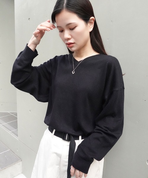 CORNERS（コーナーズ）の「Vネックニットプルオーバー（ニット/セーター・レディース・ブラック/グレイッシュベージュ/ホワイト/グレー・M）」の10枚目の写真