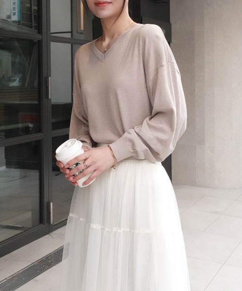 CORNERS（コーナーズ）の「Vネックニットプルオーバー（ニット/セーター・レディース・ブラック/グレイッシュベージュ/ホワイト/グレー・M）」の14枚目の写真