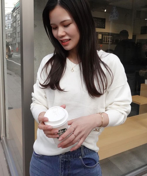 CORNERS（コーナーズ）の「Vネックニットプルオーバー（ニット/セーター・レディース・ブラック/グレイッシュベージュ/ホワイト/グレー・M）」の8枚目の写真