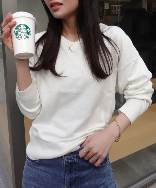 CORNERS（コーナーズ）の「Vネックニットプルオーバー（ニット/セーター・レディース・ブラック/グレイッシュベージュ/ホワイト/グレー・M）」の9枚目の写真