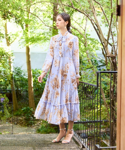 Audie a Muses（オーディアミューズ）の「ボウタイプリーツワンピース