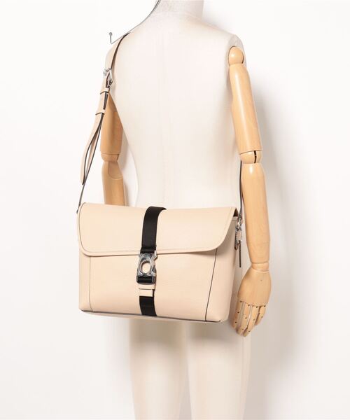 COACH メッセンジャーバッグ ベージュ 保存袋付き COACH（コーチ）の「ベック メッセンジャー（メッセンジャー