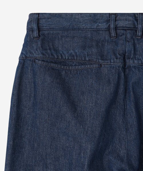 FARAH(ファーラー)の「FARAH | ツータック ワイドデニムパンツ MEN(デニムパンツ・メンズ・ブルー/インディゴブルー・34/32/30)」の8枚目の写真