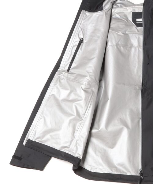 MARMOT(マーモット)の「【Marmot】GTX Nika Jacket Ⅱ(ナイロンジャケット・メンズ・ブラック/カーキ・MEDIUM/LARGE/X-LARGE/XX-LARGE)」の4枚目の写真