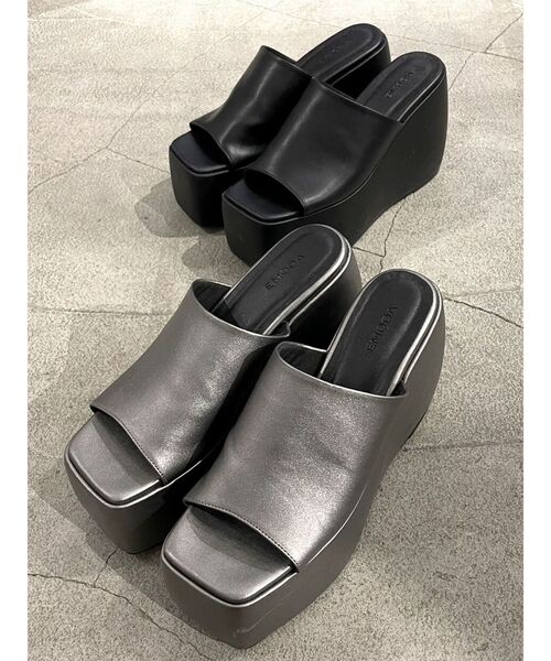 EMODA(エモダ)の「タンクボリュームソールサンダル(サンダル・レディース・ブラック/シルバー・SMALL/MEDIUM/LARGE)」の3枚目の写真