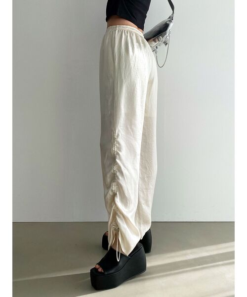 EMODA(エモダ)の「タンクボリュームソールサンダル(サンダル・レディース・ブラック/シルバー・SMALL/MEDIUM/LARGE)」の16枚目の写真