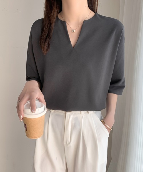 ECLIN(エクラン)の「キーネック半袖ブラウス(シャツ/ブラウス・レディース・チャコールグレー/ブラック/ベージュ/アイボリー・M/L)」の15枚目の写真