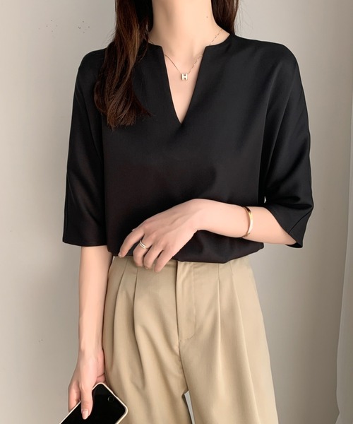 ECLIN(エクラン)の「キーネック半袖ブラウス(シャツ/ブラウス・レディース・チャコールグレー/ブラック/ベージュ/アイボリー・M/L)」の20枚目の写真