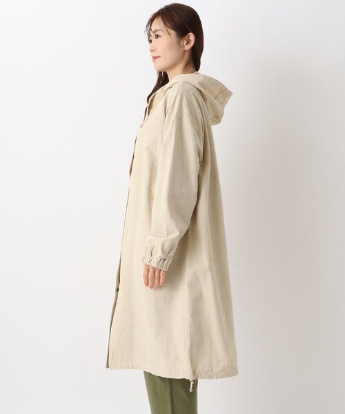 one'sterrace(ワンズテラス)の「花刺繍入り フード付きロングコート(その他アウター・レディース・ホワイト系9/カーキ系5・02)」の4枚目の写真
