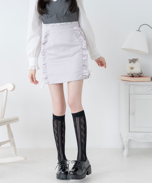 DearMyLoveRose(ディアマイラブローズ)の「サイドフリルレースアップタイトスカート(スカート・レディース・ブラック/ベビーピンク/グレー・MEDIUM/LARGE/LL/3L)」の4枚目の写真