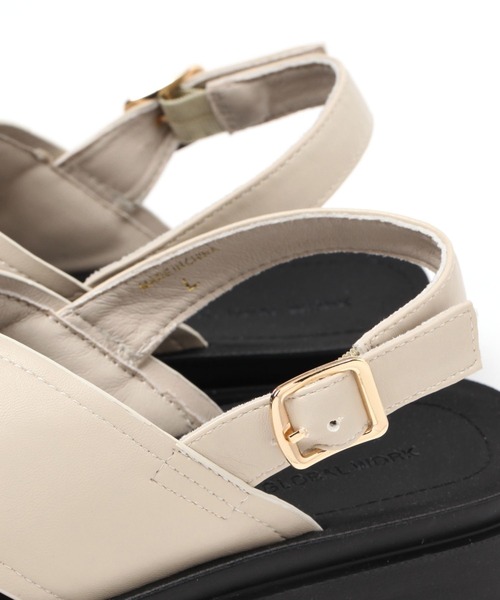 GLOBAL WORK（グローバルワーク）の「らくっションクロスサンダル/108083（サンダル・レディース・カーキ系8/アイボリー/シルバー/ブラック・SMALL/LARGE/MEDIUM）」の16枚目の写真