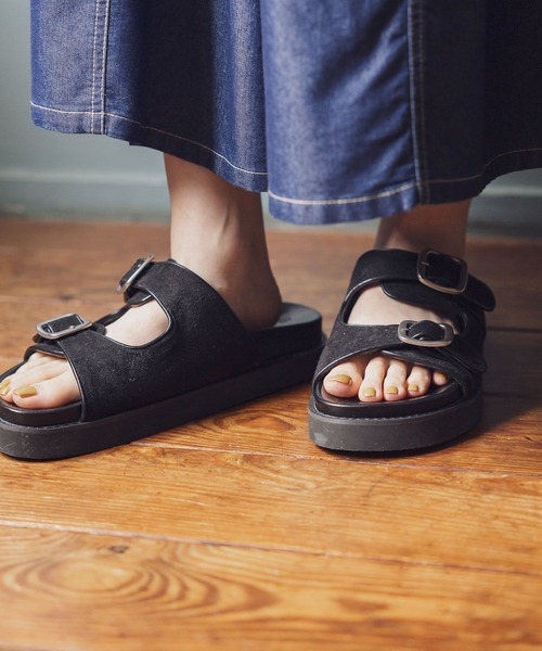 studio CLIP（スタディオクリップ）の「フットベット厚底サンダル（サンダル・レディース・ベージュ/ブラック・LARGE/MEDIUM）」の2枚目の写真