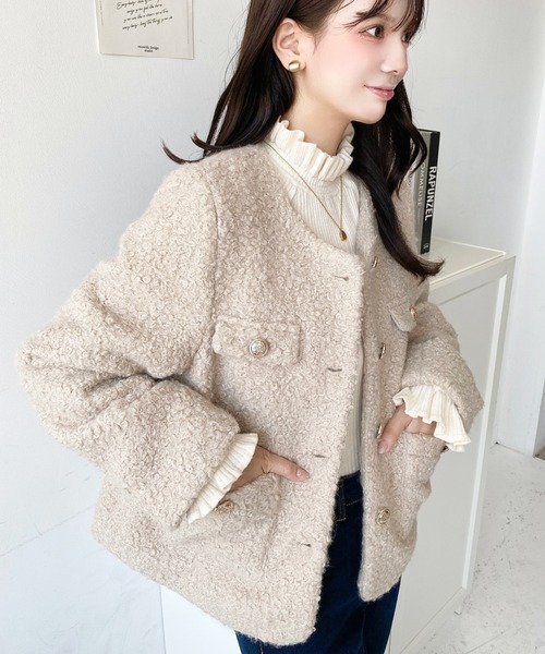 美品✨MOSCHINOゴールドチェーン装飾 ノーカラージャケット 金ボタン 美品✨MOSCHINOゴールドチェーン装飾 ノーカラージャケット 金