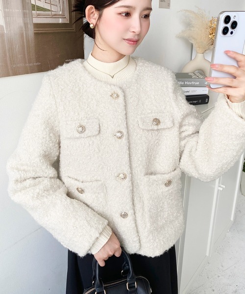 moment+(モーメントプラス)の「フェイクリングウール金ボタンノーカラージャケット(ノーカラージャケット・レディース・ブラウン/アイボリー/ブラック/グレイッシュベージュ・M/L)」の9枚目の写真