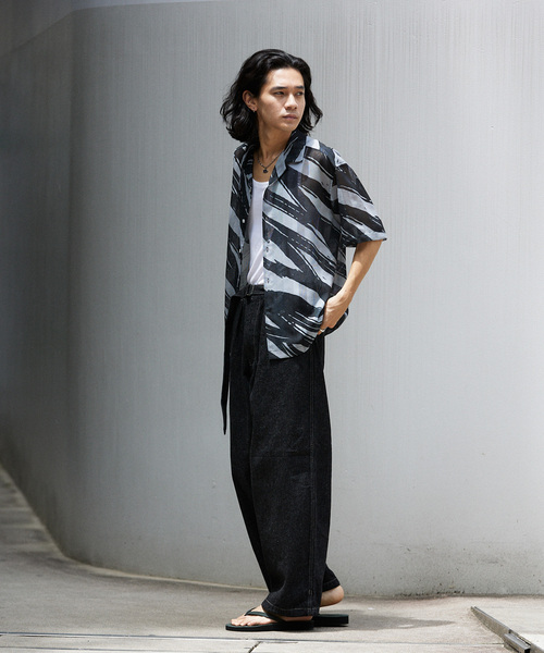 JOURNAL STANDARD（ジャーナルスタンダード）の「コットンヘンプ デニムベルテッド キャノンオーバーパンツ（デニムパンツ・メンズ・ブラック/ネイビー・SMALL/MEDIUM/LARGE）」の4枚目の写真