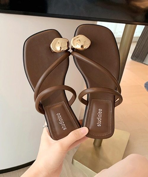 Futier land（フューティアランド）の「メタルモチーフフラットサンダル（サンダル・レディース・ブラック/アイボリー/ブラウン・38/39/36/37）」の9枚目の写真