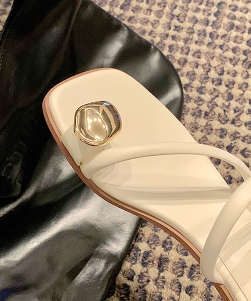 Futier land（フューティアランド）の「メタルモチーフフラットサンダル（サンダル・レディース・ブラック/アイボリー/ブラウン・38/39/36/37）」の17枚目の写真