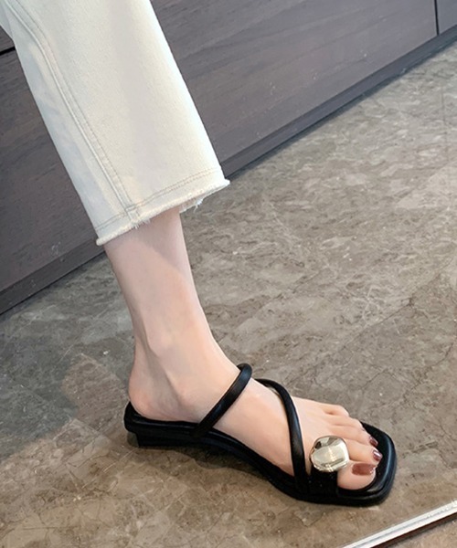 Futier land（フューティアランド）の「メタルモチーフフラットサンダル（サンダル・レディース・ブラック/アイボリー/ブラウン・38/39/36/37）」の22枚目の写真