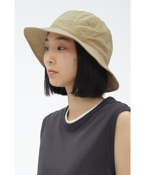 MHL.（エムエイチエル）の「WORN NYLON CANVAS（ハット・レディース・ネイビー/ベージュ・FREE）」の3枚目の写真
