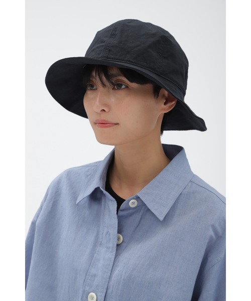 MHL.（エムエイチエル）の「WORN NYLON CANVAS（ハット・レディース・ネイビー/ベージュ・FREE）」の4枚目の写真