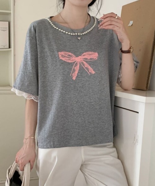 Diosfront(ディオスフロント)の「カラーリボンプリント襟パール付きオーバーTee(Tシャツ/カットソー・レディース・ホワイト/ブラック/グレー・FREE)」の7枚目の写真
