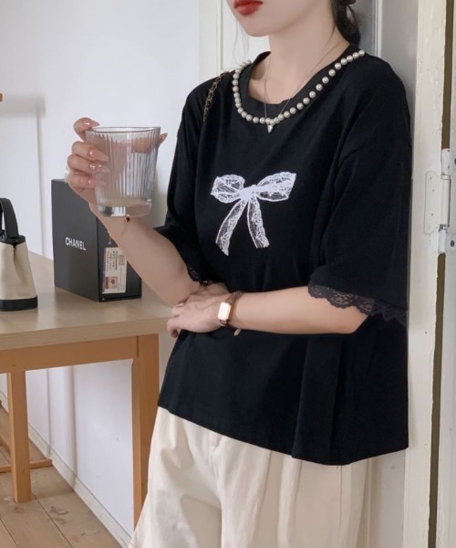 Diosfront(ディオスフロント)の「カラーリボンプリント襟パール付きオーバーTee(Tシャツ/カットソー・レディース・ホワイト/ブラック/グレー・FREE)」の13枚目の写真