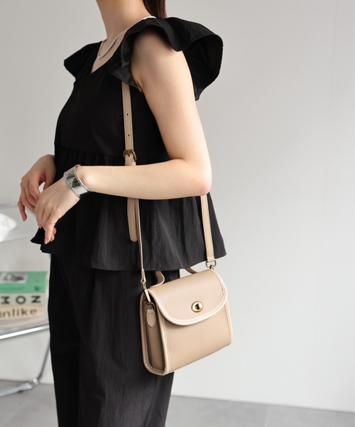 sakishimatokyo（サキシマトーキョー）の「【2WAY】フロント金具付きハンドバッグ/シーズンレス/合皮（ハンドバッグ・レディース・ベージュ/ブラック/オフホワイト/ピンク・FREE）」の3枚目の写真