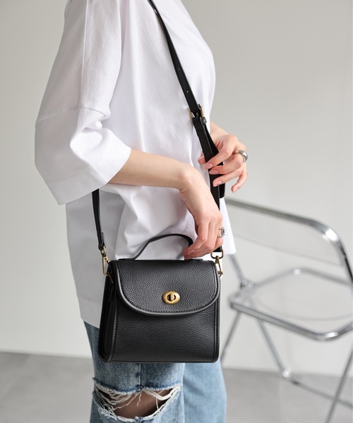 sakishimatokyo（サキシマトーキョー）の「【2WAY】フロント金具付きハンドバッグ/シーズンレス/合皮（ハンドバッグ・レディース・ベージュ/ブラック/オフホワイト/ピンク・FREE）」の11枚目の写真