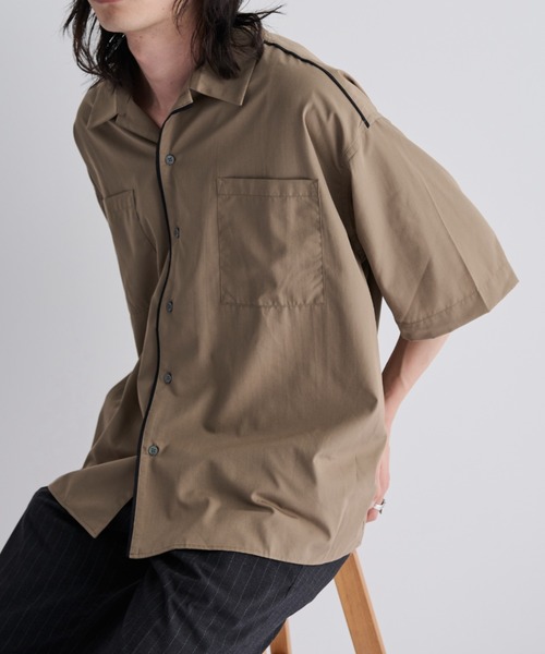 MERLOT(メルロー)の「ルーズフィットパイピングシャツ(シャツ/ブラウス・メンズ・サックスブルー/ベージュ・FREE)」の1枚目の写真