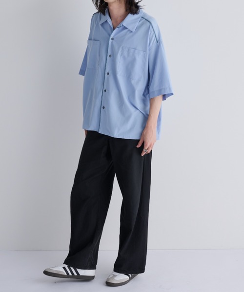 MERLOT(メルロー)の「ルーズフィットパイピングシャツ(シャツ/ブラウス・メンズ・サックスブルー/ベージュ・FREE)」の21枚目の写真