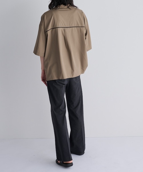 MERLOT(メルロー)の「ルーズフィットパイピングシャツ(シャツ/ブラウス・メンズ・サックスブルー/ベージュ・FREE)」の12枚目の写真