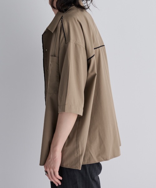 MERLOT(メルロー)の「ルーズフィットパイピングシャツ(シャツ/ブラウス・メンズ・サックスブルー/ベージュ・FREE)」の7枚目の写真