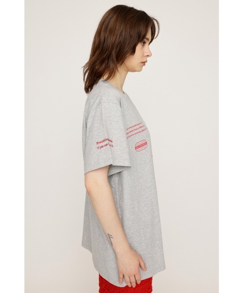 ショルダーフリルランダムロゴTシャツ | SLOVNENYA スロヴネンヤ