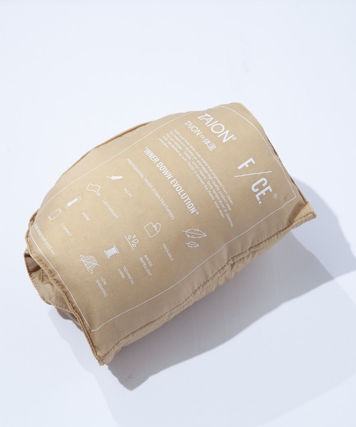 F/CE. （エフシーイー）の「F/CE. 24-TAION BY F/CE. PACKABLE DOWN SCARF / エフシーイー 24-タイオン バイ エフシーイー パッカブル ダウン スカーフ（マフラー・メンズ・ベージュ/ブルー/ブラック/オリーブ・FREE）」の6枚目の写真