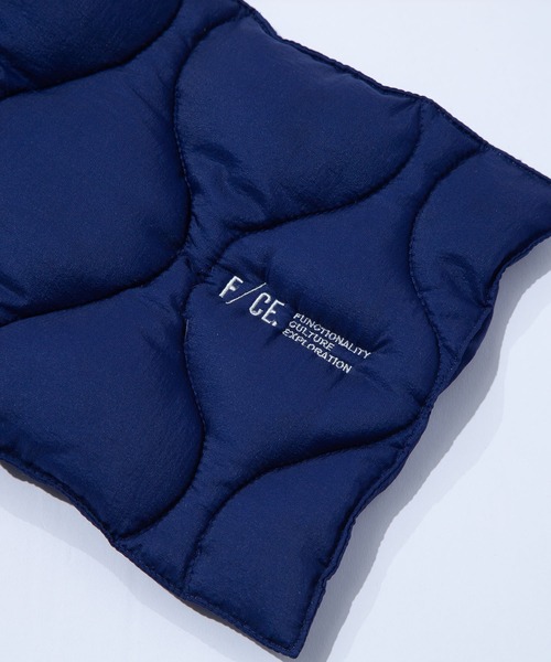 F/CE. （エフシーイー）の「F/CE. 24-TAION BY F/CE. PACKABLE DOWN SCARF / エフシーイー 24-タイオン バイ エフシーイー パッカブル ダウン スカーフ（マフラー・メンズ・ベージュ/ブルー/ブラック/オリーブ・FREE）」の14枚目の写真