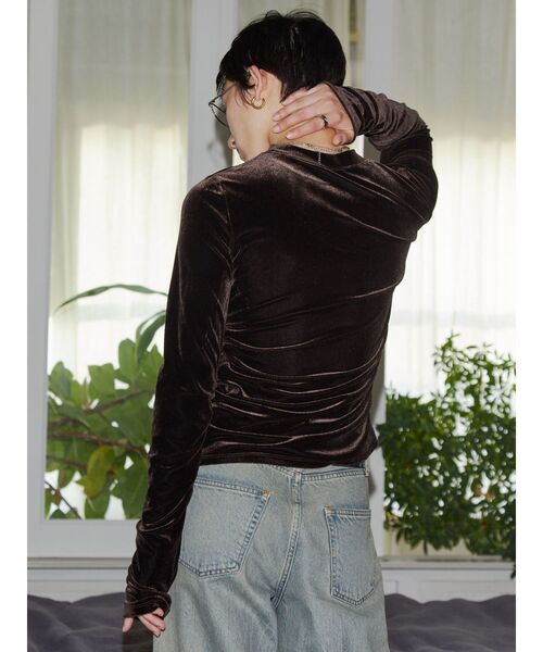 VEQUM（VEQUM）の「【VEQUM】GATHER FIT VELOUR TOPS（Tシャツ/カットソー・レディース・ブラウン/ブルー/ブラック・FREE）」の15枚目の写真