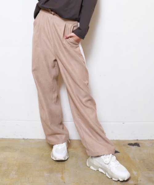 RiCO SUCRE(リコシュクレ)の「RiCO SUCRE/リコシュクレ サイドラインワイドパンツ(その他パンツ・キッズ・ベージュ/チャコールグレー/ブラック・160/150/140/130)」の3枚目の写真