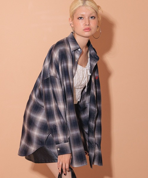 FOREVER 21（フォーエバー トゥエンティーワン）の「【Beverly Hills Polo Club】別注 チェックルーズシャツ（シャツ/ブラウス・レディース・オレンジ/ネイビー/イエロー/グレー/ブラック・FREE）」の22枚目の写真