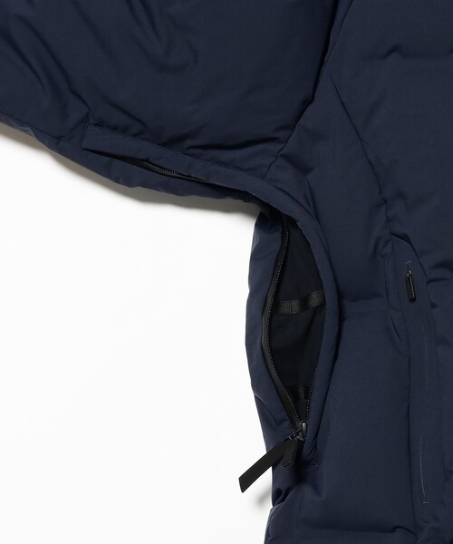 B:MING by BEAMS(ビーミングバイビームス)の「ISAORA / VOYAGER フーデッド ダウンジャケット(ダウンジャケット/コート・メンズ・ブラック/ネイビー・SMALL/MEDIUM)」の15枚目の写真