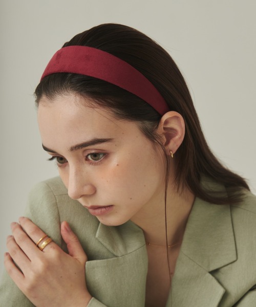 ciite'(シーテ)の「スエードワイド ヘアカチューシャ(カチューシャ・レディース・キャメル/ワインレッド/アイボリー/ブラック/ネイビー/ブラウン・FREE)」の8枚目の写真