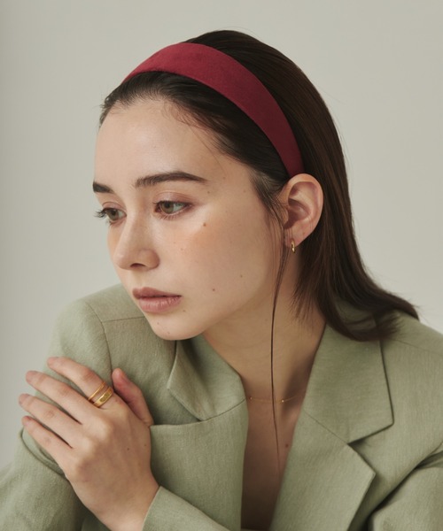 ciite'(シーテ)の「スエードワイド ヘアカチューシャ(カチューシャ・レディース・キャメル/ワインレッド/アイボリー/ブラック/ネイビー/ブラウン・FREE)」の9枚目の写真