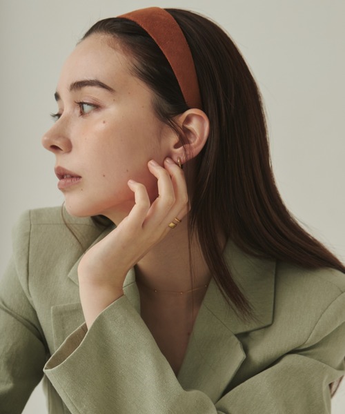 ciite'(シーテ)の「スエードワイド ヘアカチューシャ(カチューシャ・レディース・キャメル/ワインレッド/アイボリー/ブラック/ネイビー/ブラウン・FREE)」の12枚目の写真